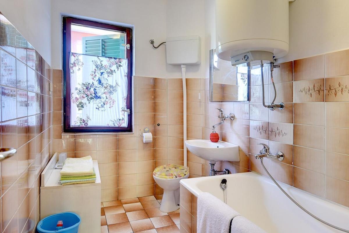 Apartment Milat Banjole Exterior foto