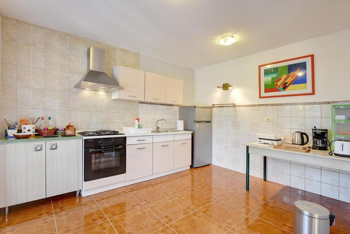 Apartment Milat Banjole Exterior foto